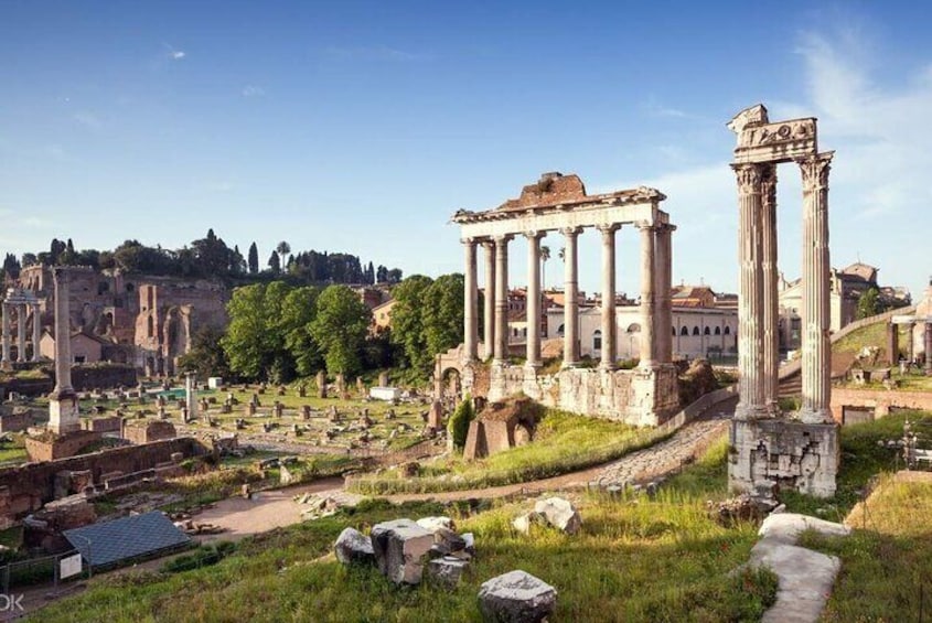 Skip-The-Line Guided Colosseum Tour with Access to Roman Forum and Palatine Hill