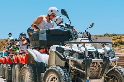 Gozo: Ganztägige Quad-Tour mit privatem Boot nach Gozo und Rückkehr (um War...