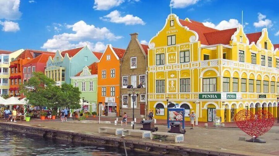 A Taste of Curaçao: City tour, Chobolobo & Mambo Beach Escape