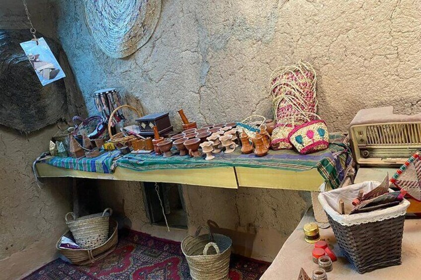 Nizwa & Al Hamra Guided Tour with Hotel Pickup and Drop-Off