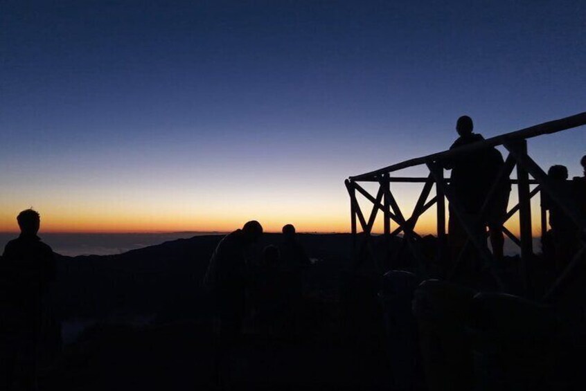 Sunset Guided Tour to Pico do Arieiro with Drinks and Food