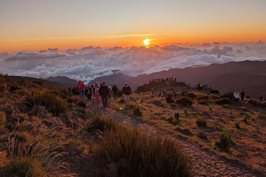 Madeira : Pico do Arieiro Sunrise Tour (Breakfast Optional)