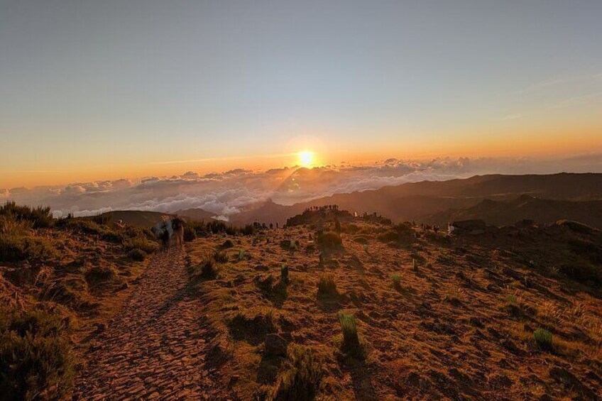 Sunrise Tour at Pico do Arieiro with coffee/tea and breakfast included 