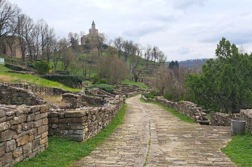 Veliko Tarnovo and Arbanasi day tour from Sofia with pickup