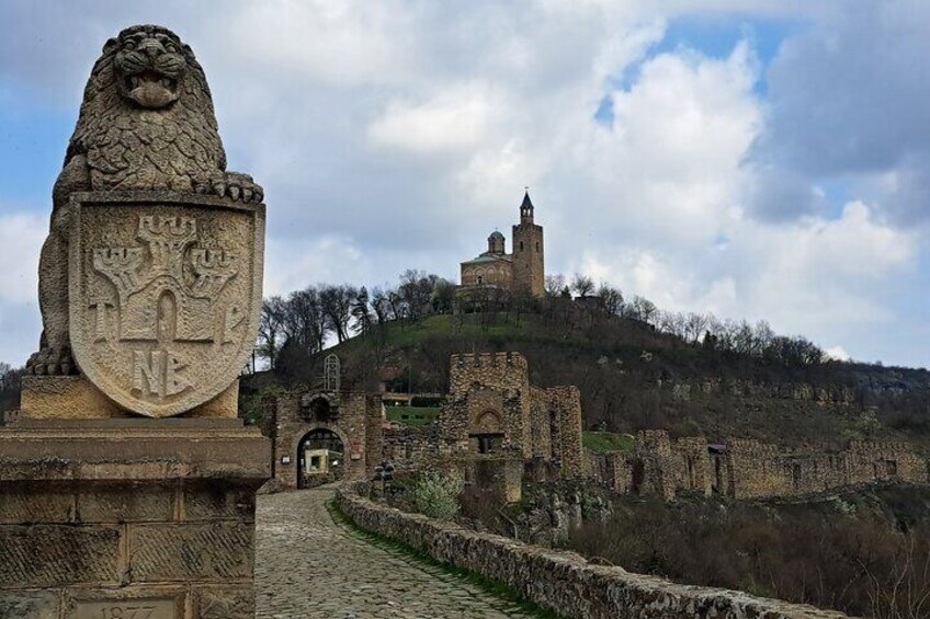 Veliko Tarnovo and Arbanasi day tour from Sofia with pickup