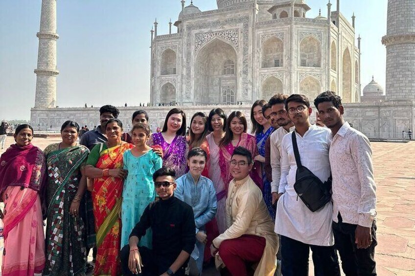 One-Day Private Taj Mahal Tour From Mumbai 
