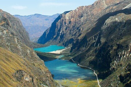 3-day tour to Parón, Llanganuco and Laguna 69 from Huaraz