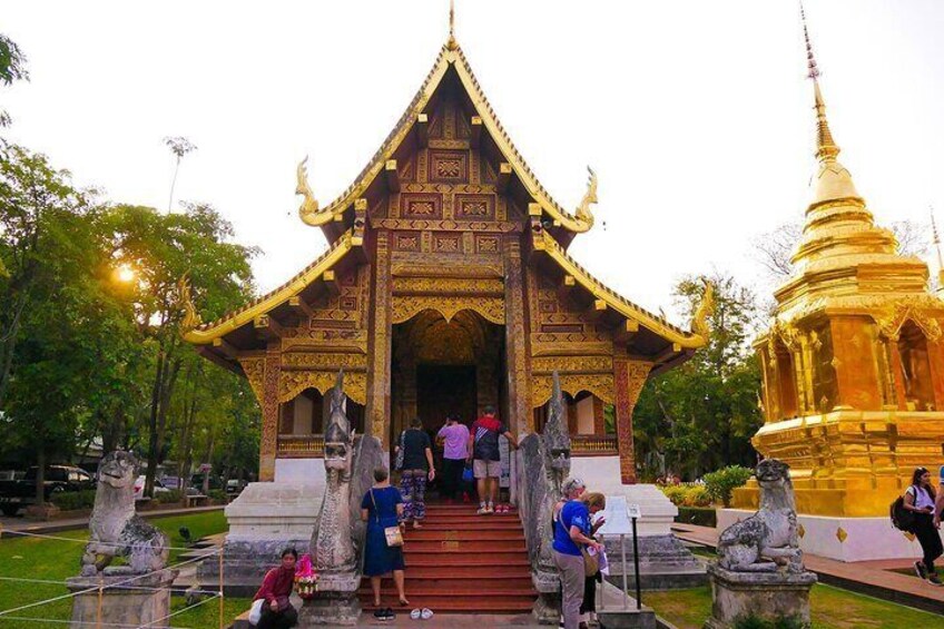 Half-Day Private Night Tour by Tuk Tuk in Chiang Mai City 