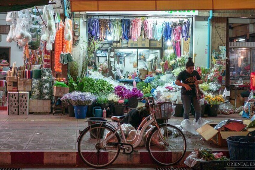 Half-Day Private Night Tour by Tuk Tuk in Chiang Mai City 