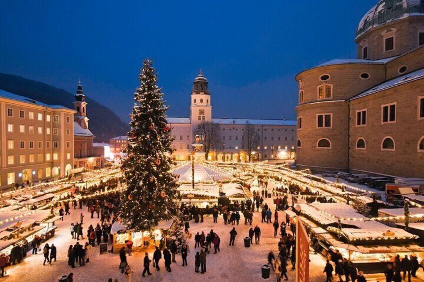 Private Christmas Time Tour from Vienna, Hallstatt and Salsburg Market