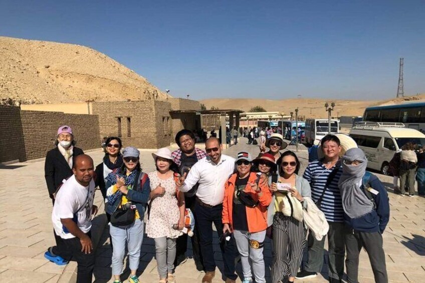 Cairo Private Day tour (Pyramids, National Museum, khan, Old Cairo)