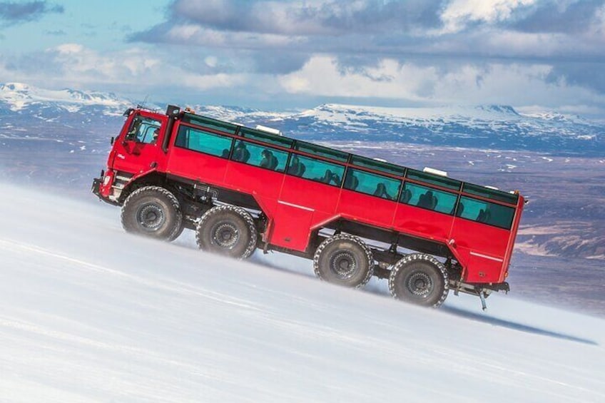 Sleipnir Trucks offers comfort and maximum safety while climbing on the majestic Langjökull glacier. Best glacier tours in Iceland.