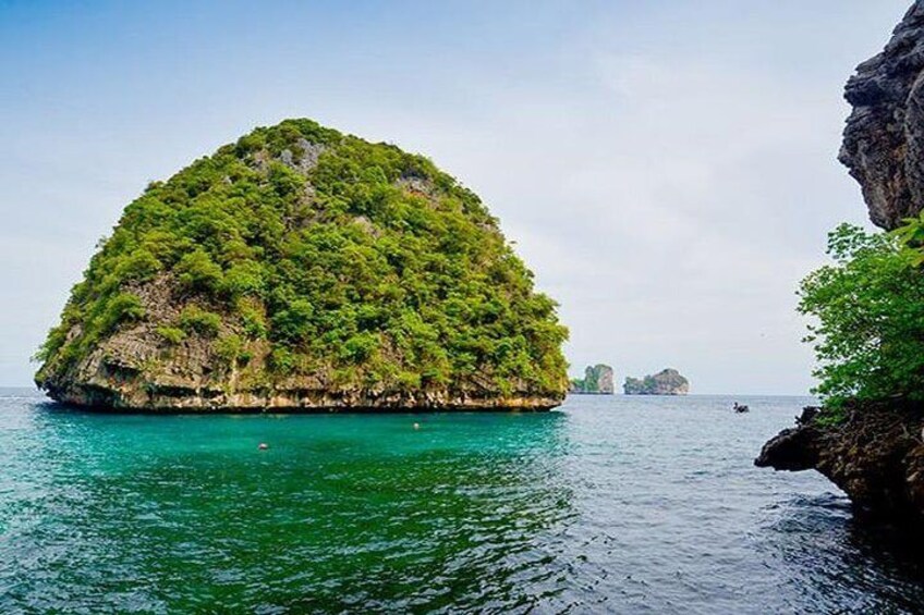 Private Fully Customized Tours to Phi Phi Island