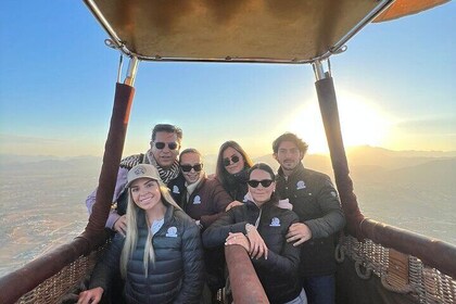Collective flight in a hot air balloon over the Wine Route