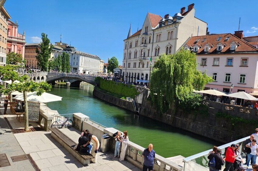 Day Tour to LJUBLJANA LAKE BLED with minivan 8pax max from Zagreb