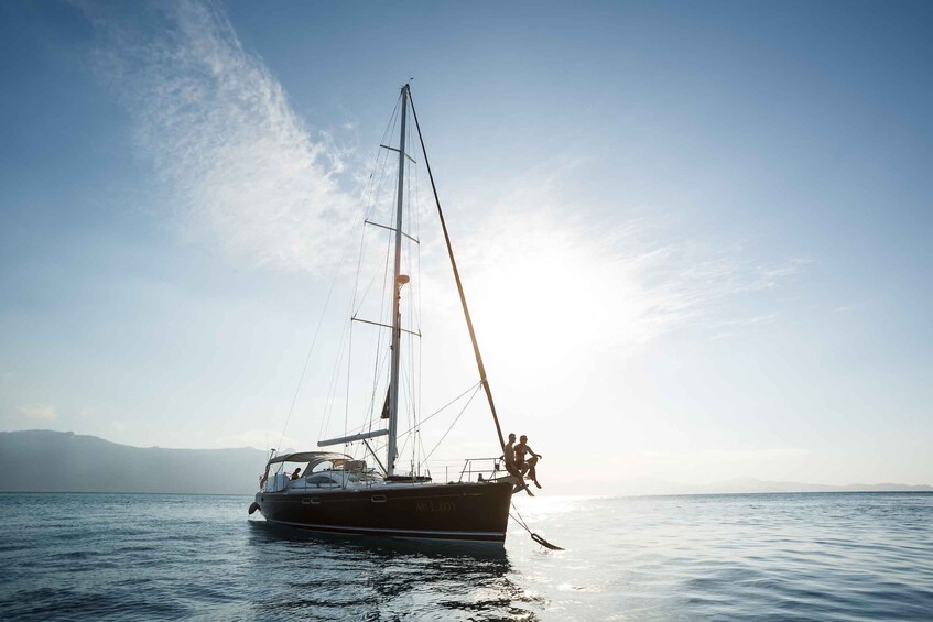 Airlie Beach: Private Guided 2-Night Yacht Sailing Cruise