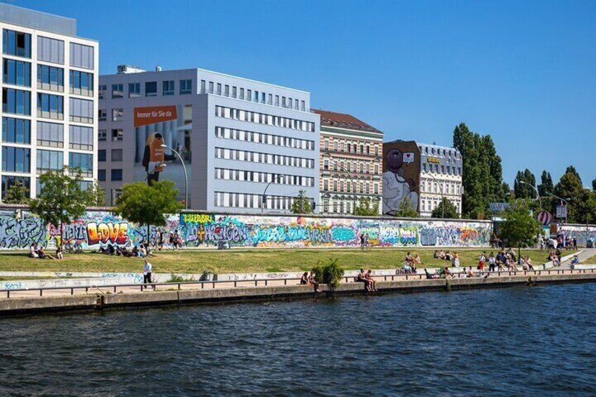 Private Bike Tour of the Berlin Wall and Cold War with an Expert