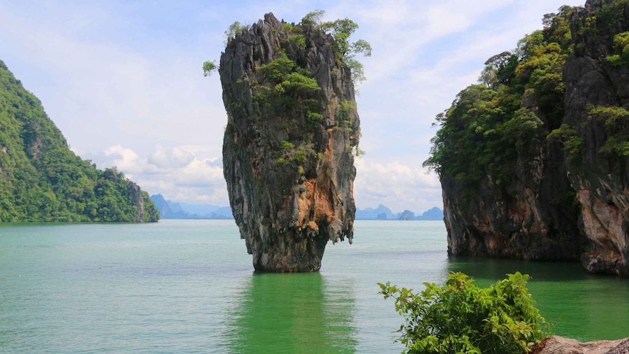 Khao Lak: Phang Nga Bay & James Bond Island by Longtail Boat