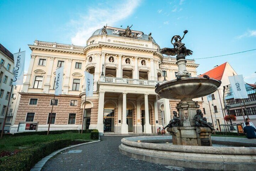 3 Capitals In One Day: Vienna, Bratislava, Budapest - Guided Private Tour