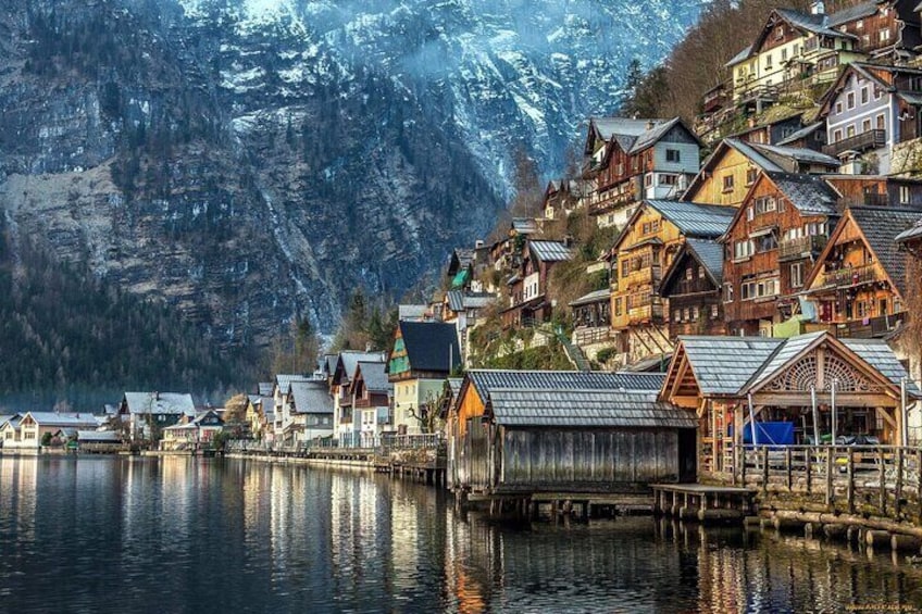 Private Perfect One Day Guided Tour from Vienna to Hallstatt and Salzburg