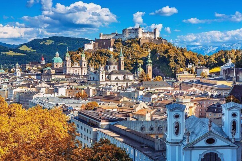 Private Perfect One Day Guided Tour from Vienna to Hallstatt and Salzburg