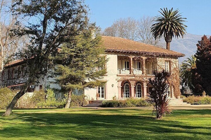 Private Full Day Tour of Viñas Tarapacá and Santa Ema Isla de Maipo