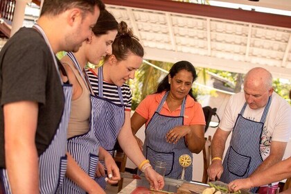 Traditional Cooking Small-Group Class in Unawatuna