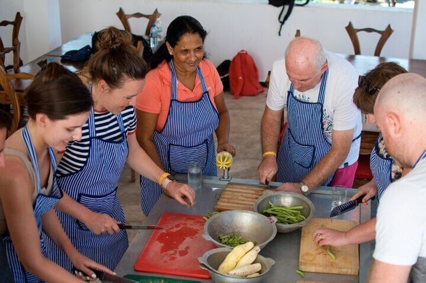 Traditional Cooking Small-Group Class in Unawatuna 