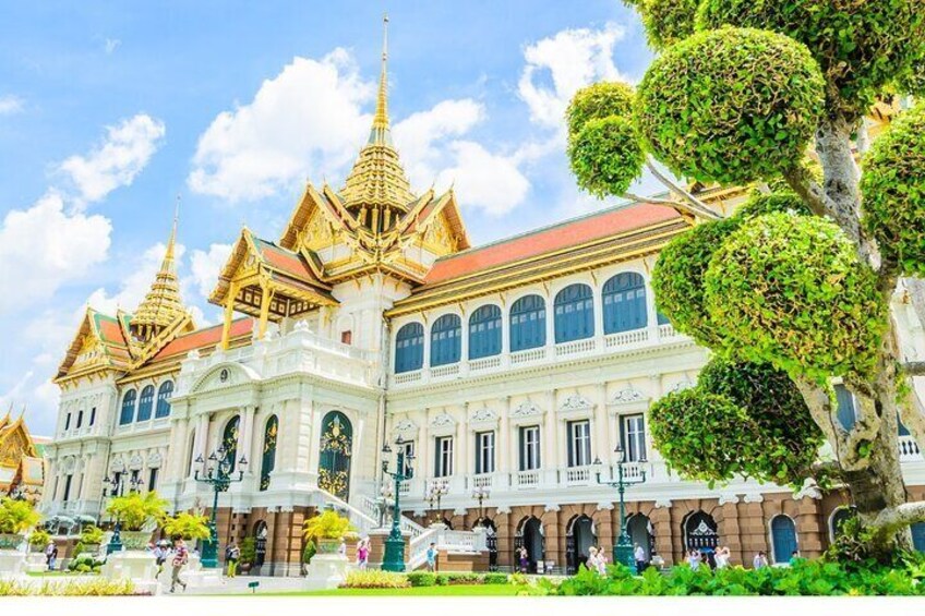Grand Palace & Temples of Bangkok with experienced guide