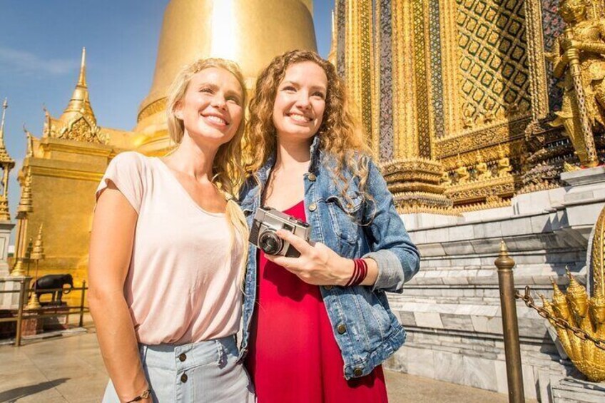 Grand Palace & Temples of Bangkok with experienced guide