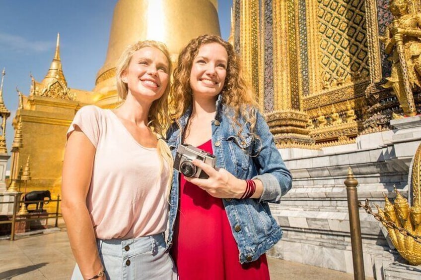 Grand Palace & Temples of Bangkok with experienced guide