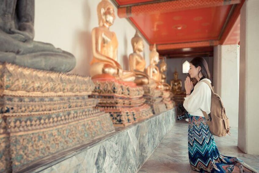 Grand Palace & Temples of Bangkok with experienced guide