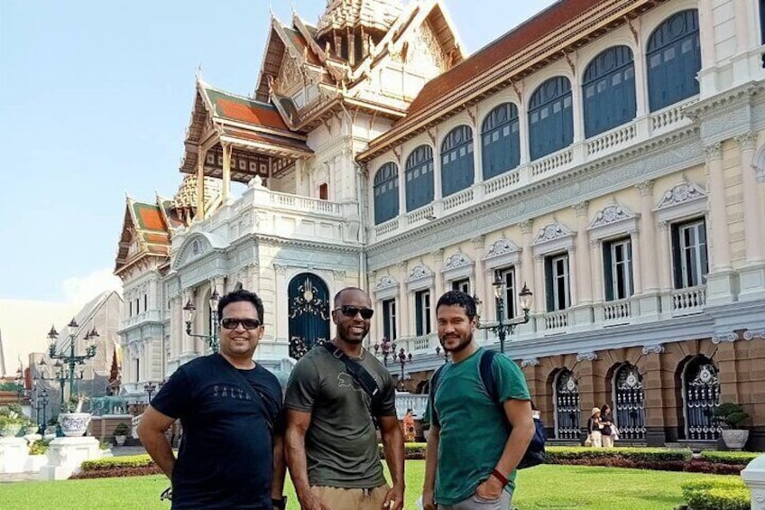 Grand Palace & Temples of Bangkok with experienced guide