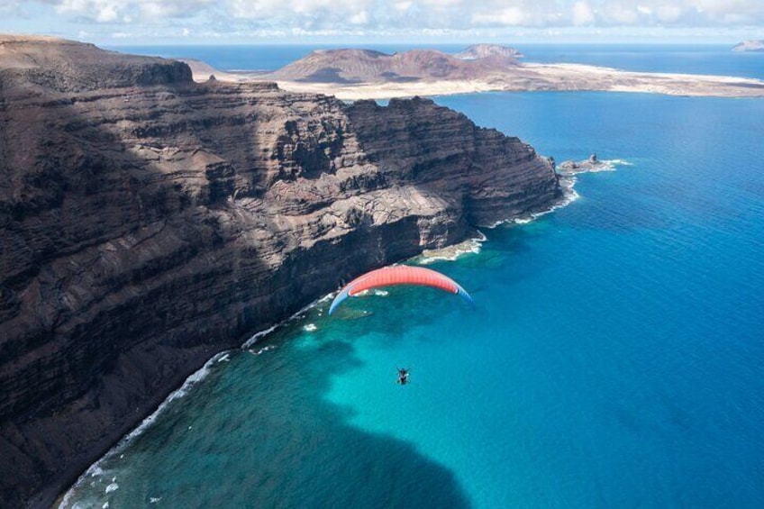 Two-seater paragliding in the Risco de Orzola