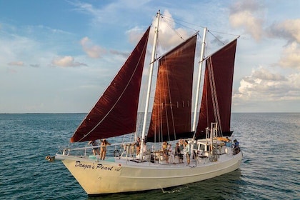 2-Hour Sunset Sailing With Wine In Stock Island