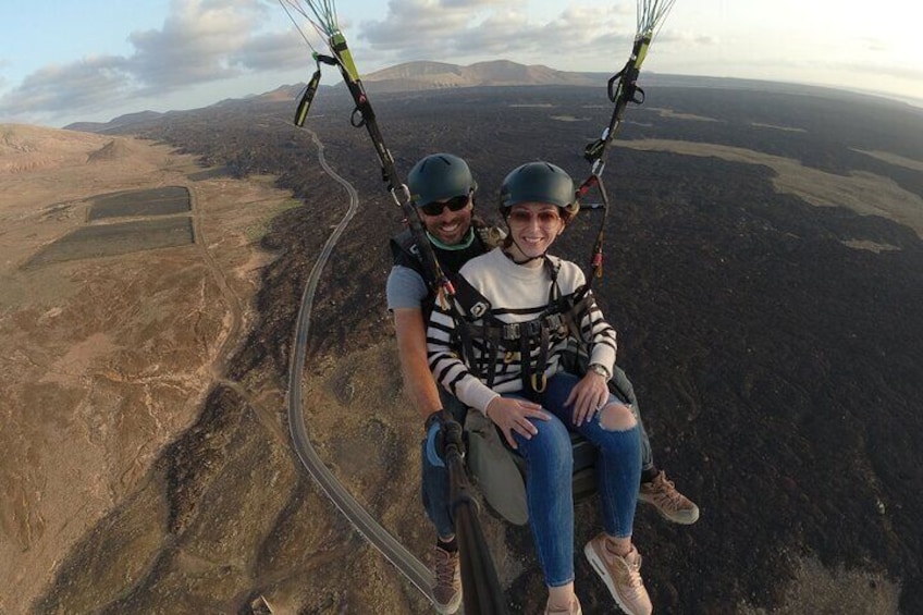 Two-seater paraglider over the Tenesar lava