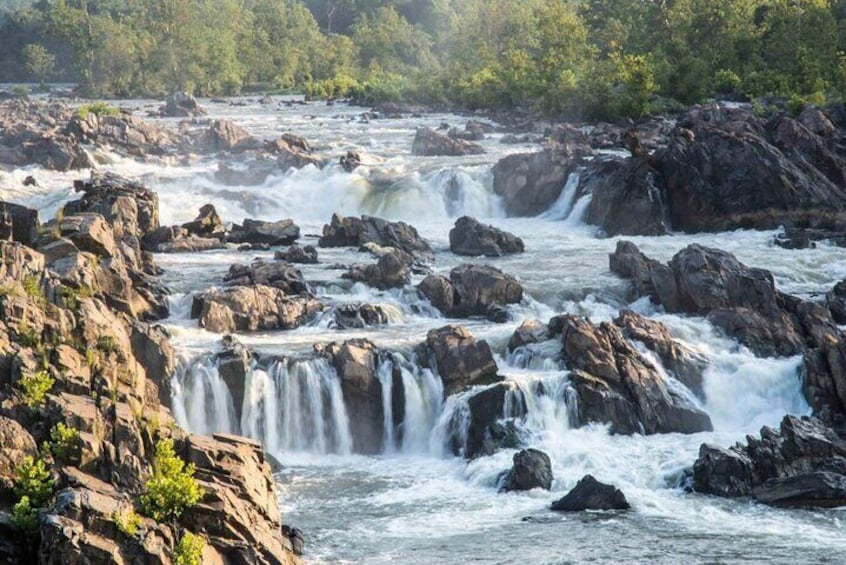 Self-guided Waterfall Hiking Tour through Great Falls National Park