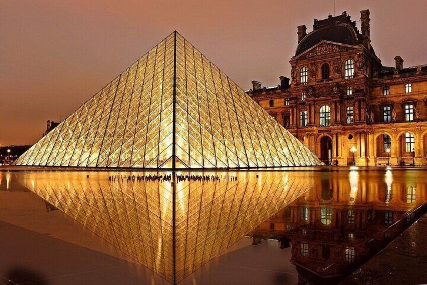 Louvre Museum at night