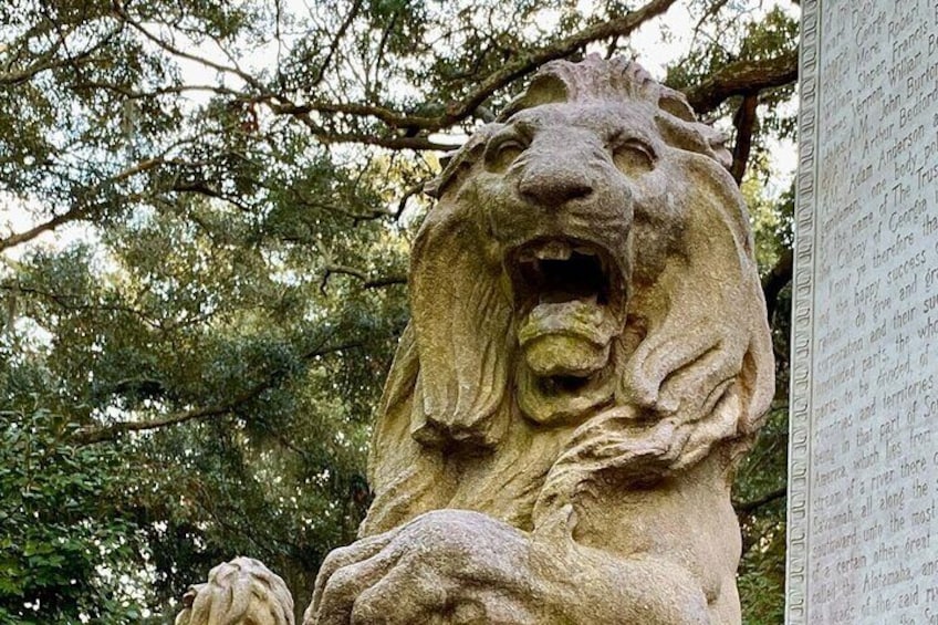 Savannah Historic District Tour by The Wandering Historians