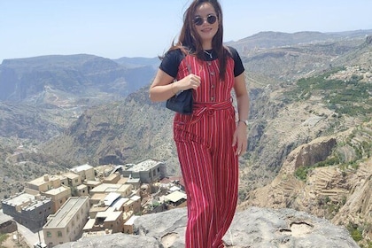 Montagne e fortezze – Tour privato di un giorno a Nizwa e Jebel Akhdar
