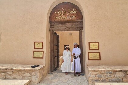 Mountains & Fortresses – Private Day Tour to Nizwa & Jebel Akhdar
