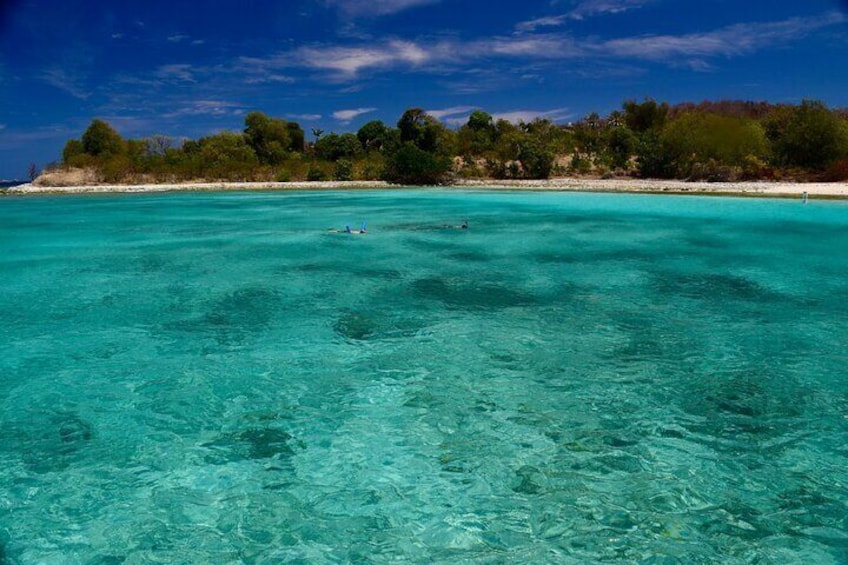 Private Power Catamaran. Secluded Beaches, Snorkeling, Turtles for Full/Half Day