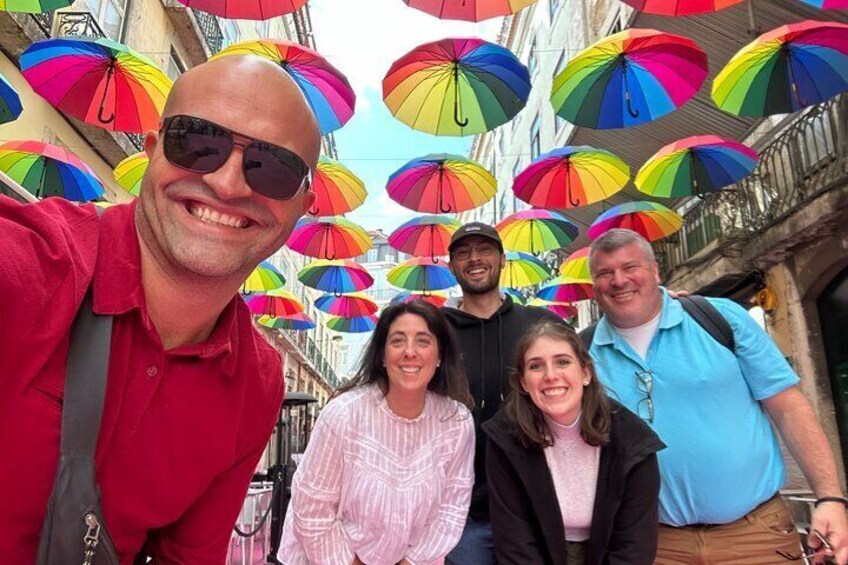 4-Hours Private Tuk Tuk Tour Discovering Lisbon