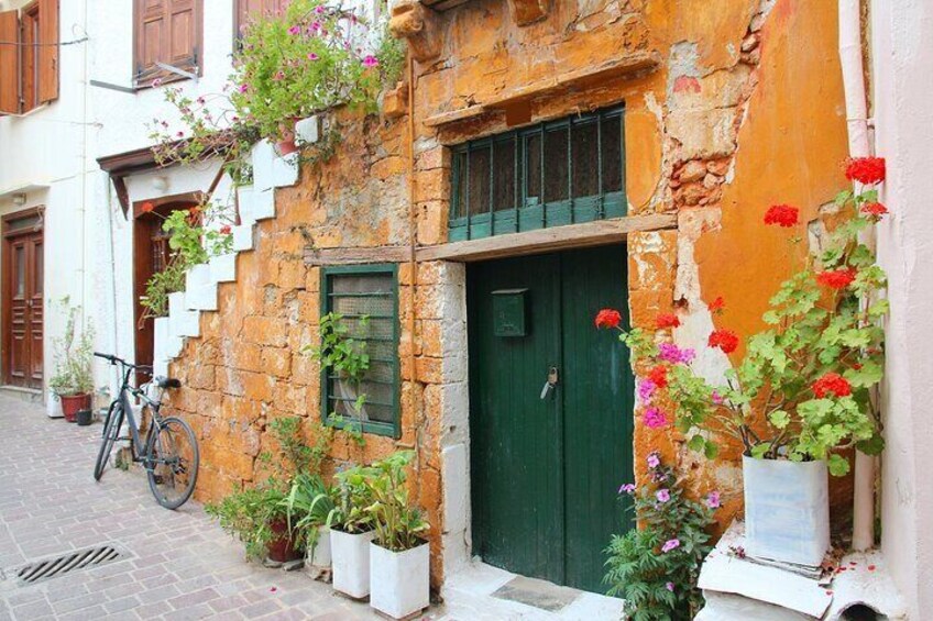 Chania Scavenger Hunt and Self-Guided Walking Tour