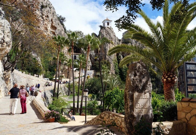 From Albir, Altea, Benidorm & Calpe: Guadalest & Algar Tour