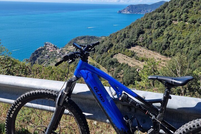 Private E-Bike Wine tasting Tour in Cinque Terre