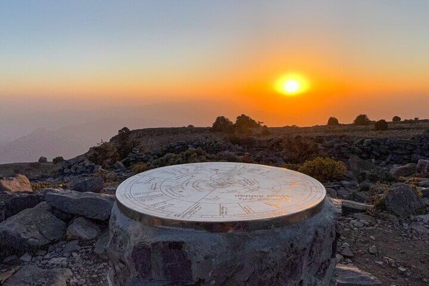 Jebel Shams summit W4