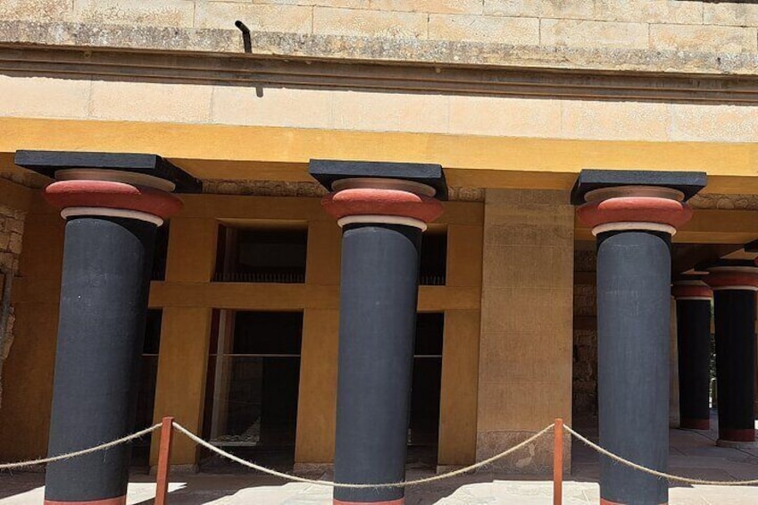 Private Guided Tour to Knossos Palace and Zeus Cave in Heraklion 