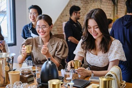 Hands-on Discovery of Vietnamese Coffee & Culture