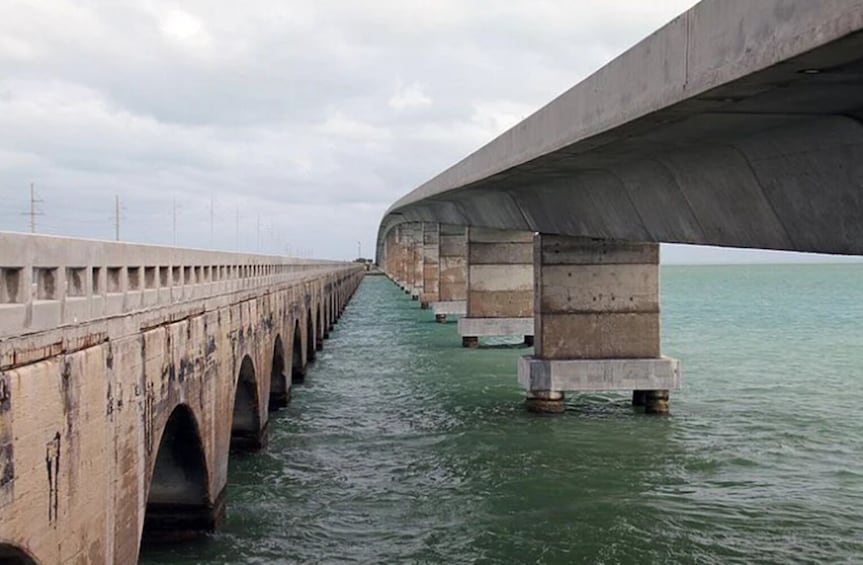 Key West from Miami with Snorkeling & Drinks & Hard Rock Cafe Meal